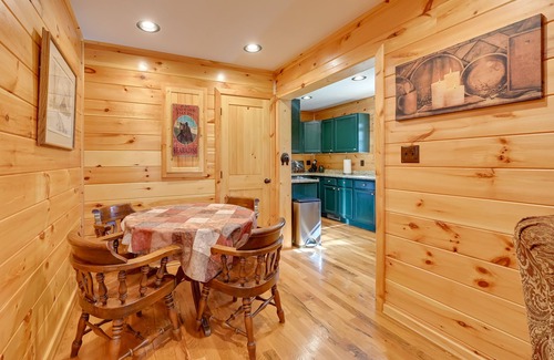 Ennice Cabina | Ennice Cabin w/ Waterfall: Near Blue Ridge Pkwy!