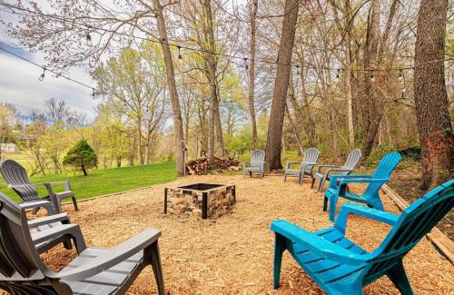 Refton Casa | Enola Trail Getaway - bikes, rural, BBQ ,King bed, patio