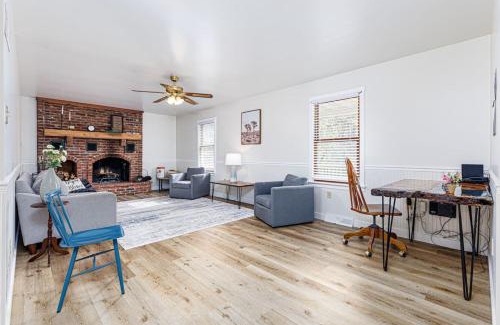 Refton Casa | Enola Trail Getaway - bikes, rural, BBQ ,King bed, patio