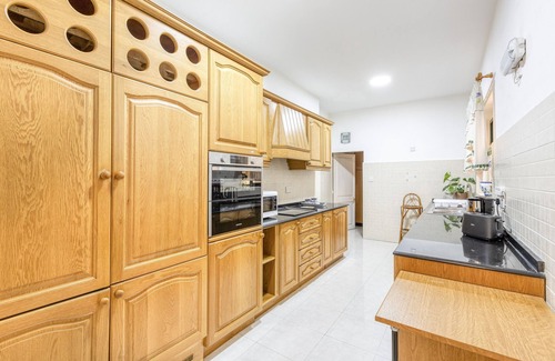 Floriana Chalet De Esquí | Enormous luxury 3-storey townhouse, rooftop EGAS1-1