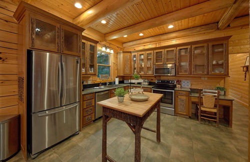 Wears Valley Cabina | Enormous Luxury - Pool - Borders National Park/Private Trail - 4 Stories - Media