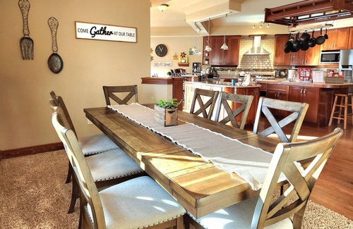 Deadwood Casa | Enormous Rally Rental - Custom Estate off paved Road w/ Extra Motorcycle Parking