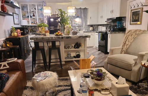 Antioch Casa | Enrene GreenHouseRomance