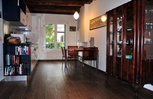 San Polo Apartamento | "Escondite de Enrico cerca del puente de Rialto - Es sobre la luna!"