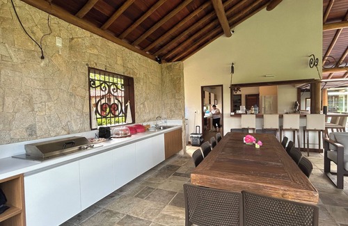 Pontal de Serrambi Casa | Enseadinha Serrambi - Luxurious pool house with 6 suites (18 people), pool and court