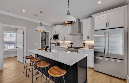 Berry Hill Casa | Ensemble-4 Unit Combo-8 mins to Broadway
