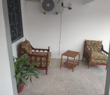 Spanish Town Zone Apartamento | Ensom Escape