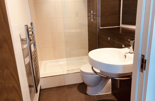 Cheetham Hill Casa | Habitación con baño en el centro de la ciudad de Manchester