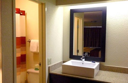 Statesville Casa | Ensuring a Very Comfortable & Memorable Stay! Pet-friendly, Free Parking!