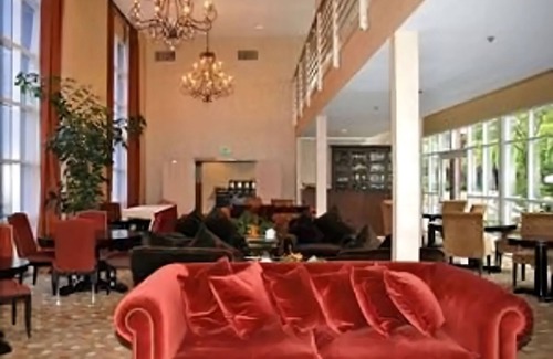 Cupertino Hotel | Ensuring a Very Comfortable Stay! Free Breakfast and Parking, Pets Allowed