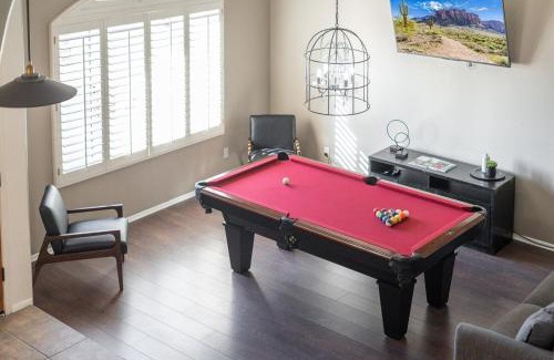 Paradise Park Vista Casa | Entertainer's DREAM! 7 bedroom/4 bath w HEATED POOL & SPA (SLEEPS 16)