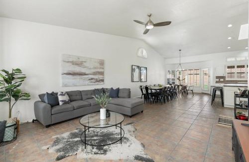 Paradise Park Vista Casa | Entertainer's DREAM! 7 bedroom/4 bath w HEATED POOL & SPA (SLEEPS 16)