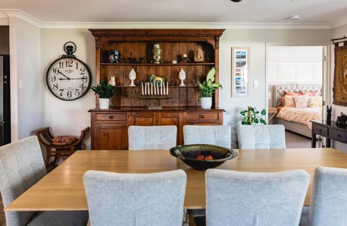 Beerwah Casa | Entertainer's Paradise - Pool Spa Movie Room - Child & Pet Friendly!