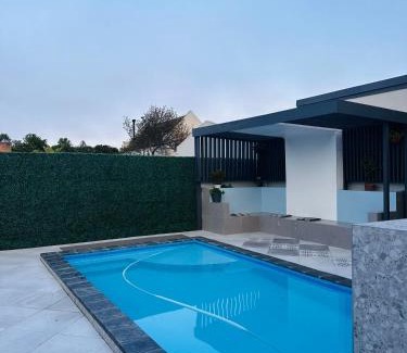 Parklands Casa | Entertainers delight near the beach & wine routes