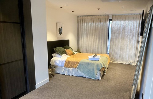 Grey Lynn Apartamento | Entertainers penthouse with private pool and hot tub