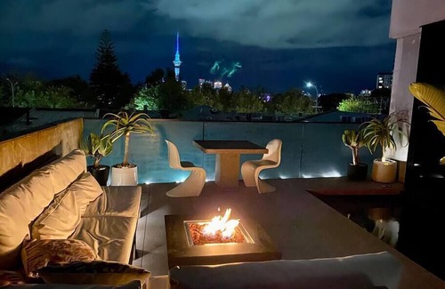 Grey Lynn Apartamento | Entertainers penthouse with 5 bedrooms pool & spa