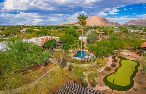 North Scottsdale Casa | Entertainment Galore! Heated Pool, Relaxing Spa, Putting Green, Bocce Court, BBQ