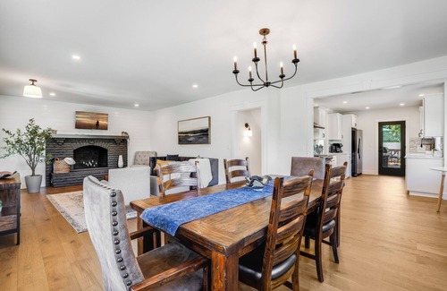 Garden Home-Whitford Casa | Entertainment Haven / Pool Table