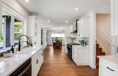 Garden Home-Whitford Casa | Entertainment Haven / Pool Table
