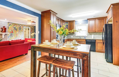 Riverdale Casa | Entertainment-Ready Yard: Spacious Riverdale Home
