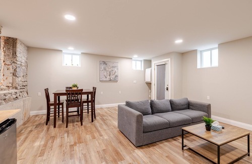 Mount Hope Huron Park Apartamento | Entire 1-bedroom apartment across from Google