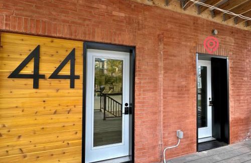 Mount Hope Huron Park Casa | ENTIRE 1 BEDROOM APARTMENT ACROSS FROM GOOGLE - br5