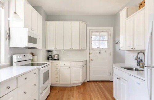 South Evanston Casa | Entire 2-flat Available- Rent both apartments!