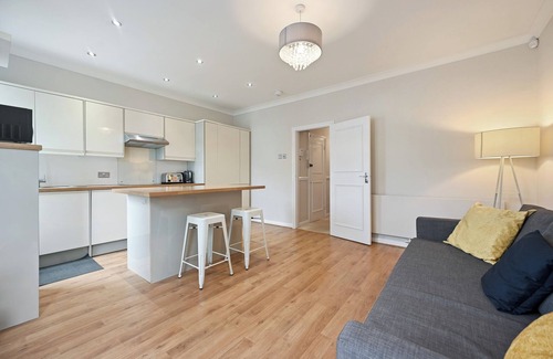 Ealing Apartamento | Entire 2Bed-Quiet location & close proximity to Elizabeth line to Central London