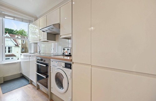 Ealing Apartamento | Entire 2Bed-Quiet location & close proximity to Elizabeth line to Central London