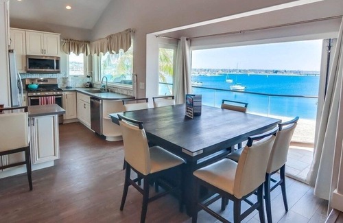 Central Mission Beach Villa | 2do nivel completo ☆ 2 Patios de vista de agua ☆ AC en ❤ de MB