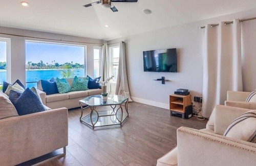 Central Mission Beach Villa | 2do nivel completo ☆ 2 Patios de vista de agua ☆ AC en ❤ de MB