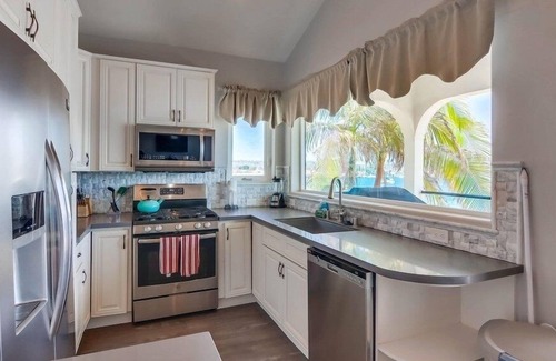 Central Mission Beach Villa | 2do nivel completo ☆ 2 Patios de vista de agua ☆ AC en ❤ de MB