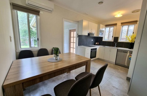Doveton Casa | Entire 3 bedroom Doveton home, close to Dandenong Plaza