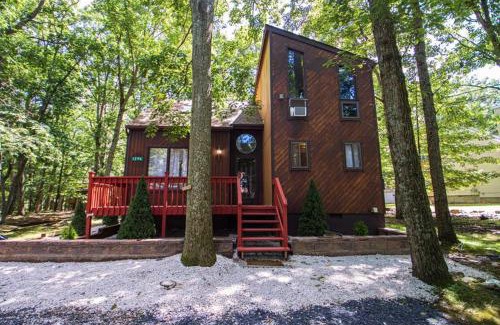 East Stroudsburg Chalet De Esquí | Entire 3 Bedroom Adventure Chalet, Near the best of the Poconos