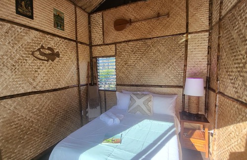 Fern Forest Cama Y Desayuno | Entire 3 cabin clothing optional resort at Volcano. Free Breakfast.