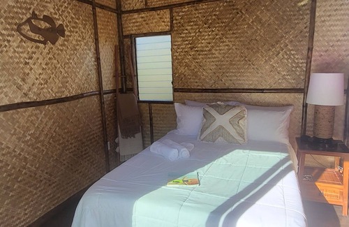 Fern Forest Cama Y Desayuno | Entire 3 cabin clothing optional resort at Volcano. Free Breakfast.
