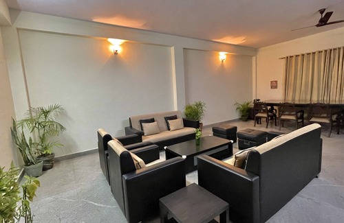 Gurugram Casa | entire 3bhk with big hall n kitchen on ground flr