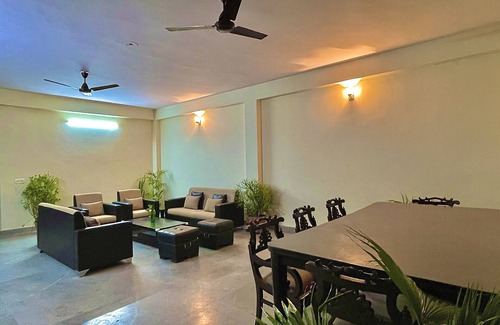 Gurugram Casa | entire 3bhk with big hall n kitchen on ground flr
