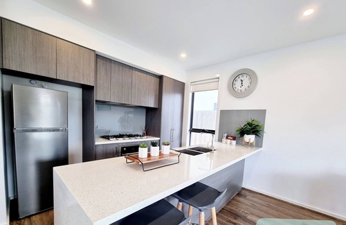 Clyde North Casa | Entire 4 bedrooms Clyde North home, no sharing