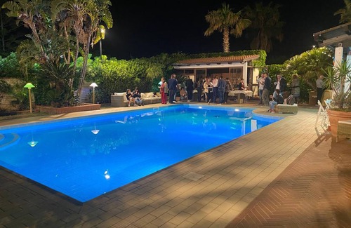 Isola delle Femmine Villa | Entire Apartment in Villa with Pool facing the Beach