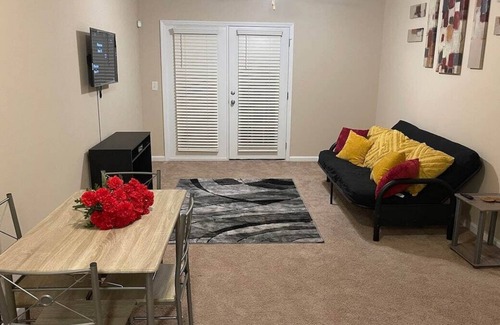 Westgate Apartamento | Entire Apartment Close to Camp Lejeune, Restaurants and Shops