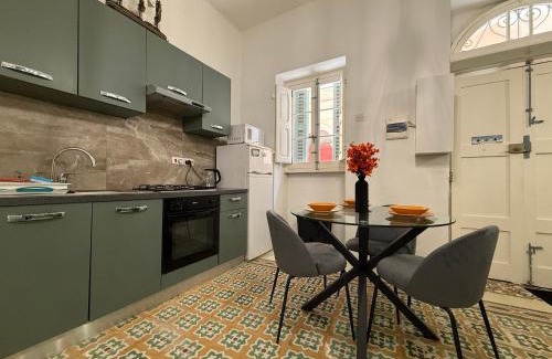 Cospicua Apartamento | Entire Apartment in Cospicua with a Cellar!