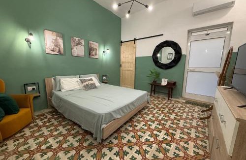 Cospicua Apartamento | Entire Apartment in Cospicua with a Cellar!