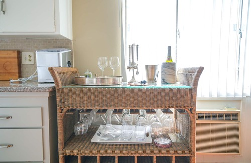 North Hollywood Apartamento | Entire APT: laundry+parking+kitchen+Wi-fi+AC+Outdoor Patio