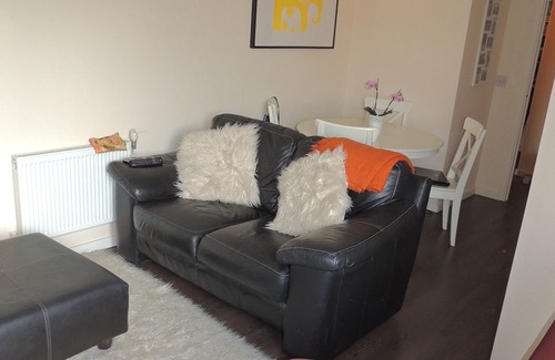 Finchley Apartamento | Apartamento completo - Lovely Clean 1 Bedroom en Leafy North London con estacionamiento privado