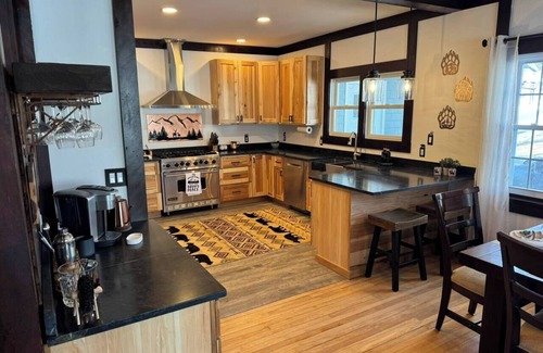 North Woodstock Casa | Entire B&B White Mountains, Groups, 8BdRM/9Bath