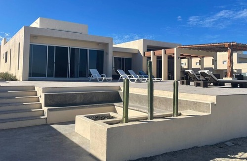 La Ribera Casa | Hermoso retiro frente a la playa a 20 minutos del nuevo Four Seasons Hotel