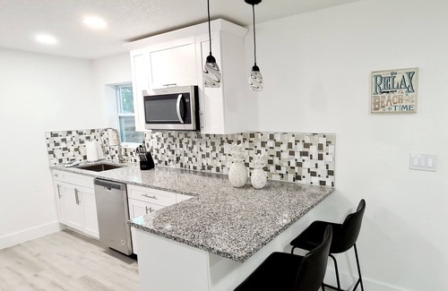 Bayview Casa | Entire, Beautiful Home In Gulfport/St Pete. 4 King Bedrooms with 3 Bathrooms