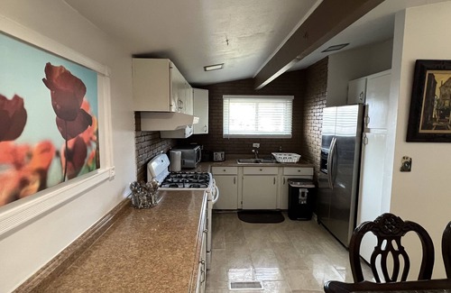 Wheeling Casa | Entire Beautiful Wheeling Home!!!