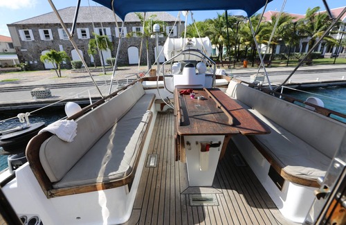 Isla Grande Casa | Entire boat